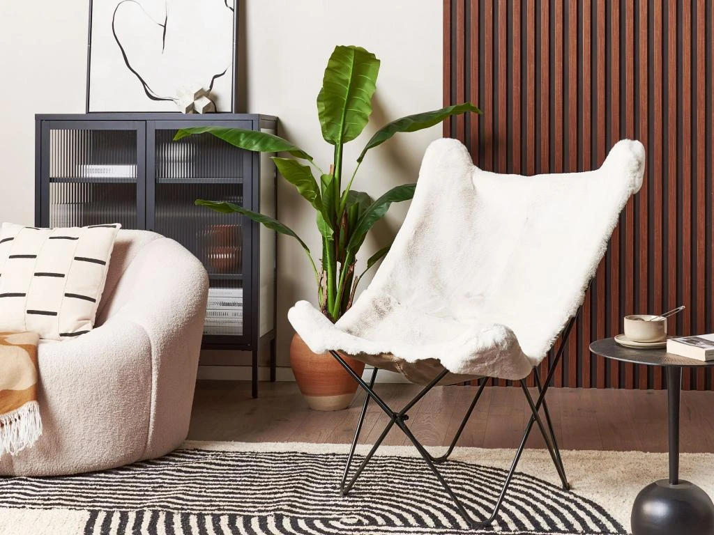 Fauteuil Papillon En Fourrure Synthétique Blanc NYBRO 4 Fauteuil Papillon En Fourrure Synthétique Blanc NYBRO – Image 2